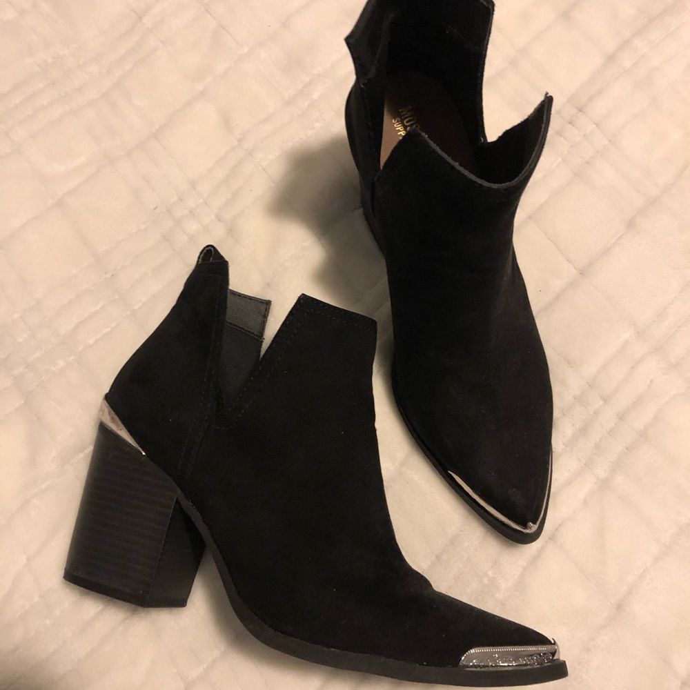 Mossimo Target Black Pointed Toe Bootie 8